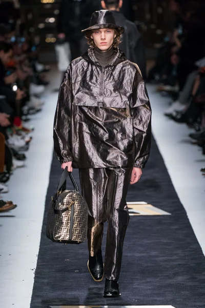 Look 53